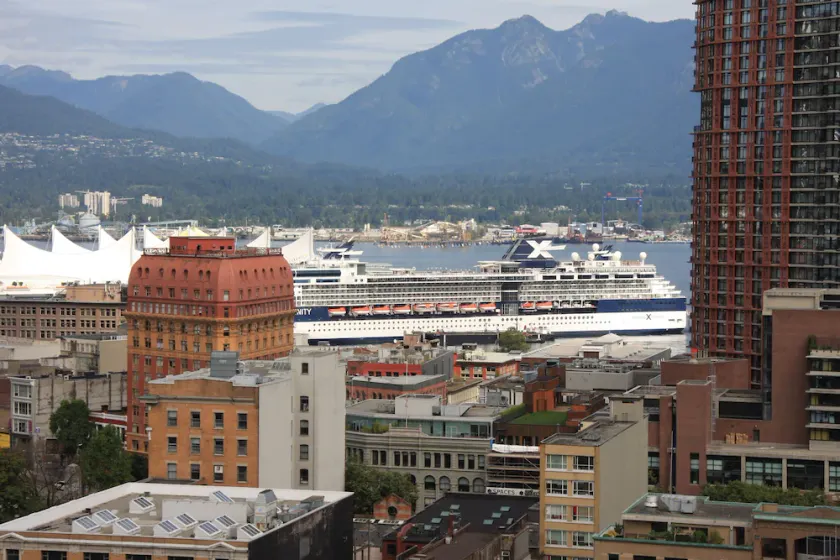 Gorgeous Water View Unit in Downtown Vancouver - Image 1