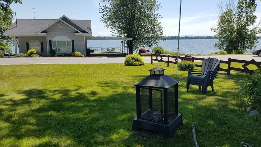 Stopover 335: In the heart of Venice-in-Quebec - Image 1