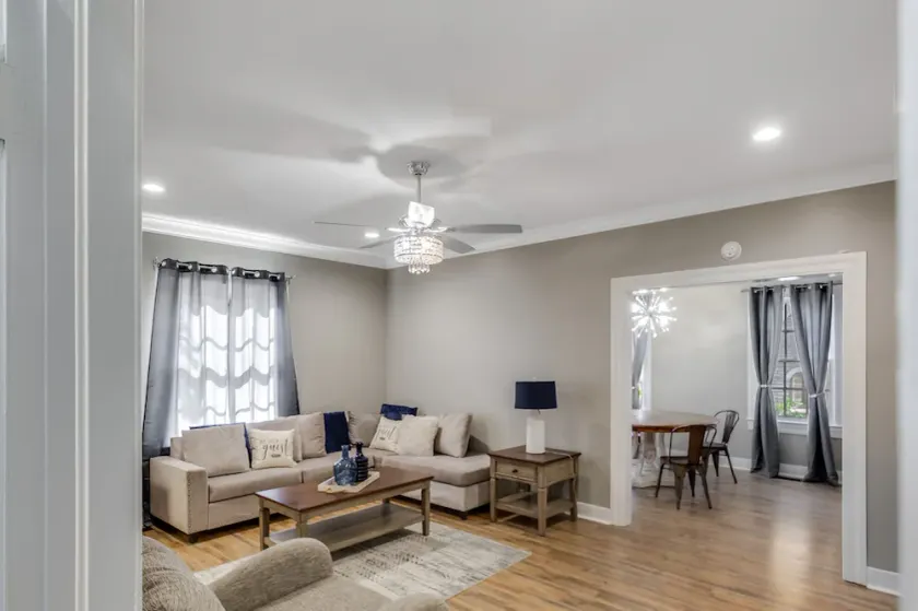 Royal Cottage! - Image 1