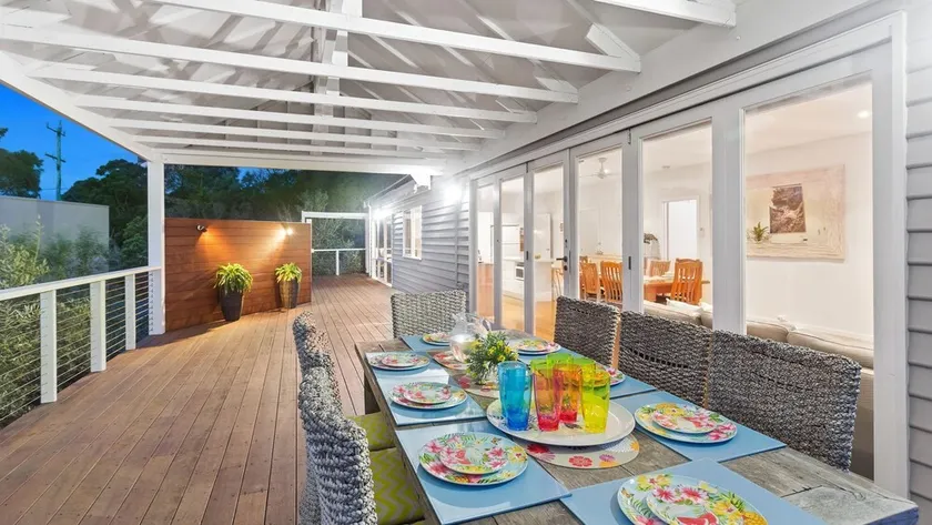 BLAIRGOWRIE BY THE SEA..location location location - Image 1