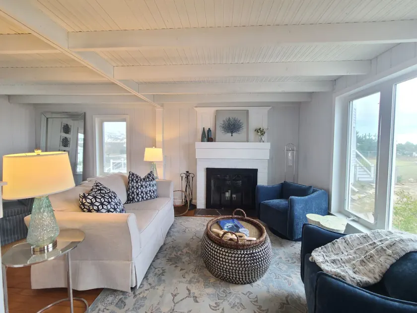 Luxury-Professionally Designed-Curated-Beachfront Sanctuary-Panoramic Waterviews - Image 1