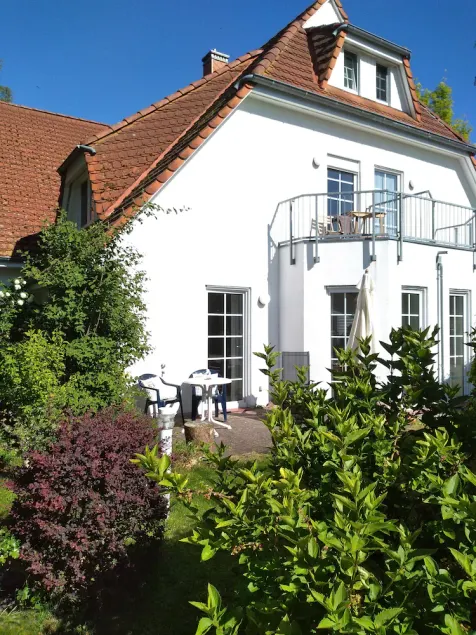 Appartement lumineux et convivial situé au rez-de-chaussée avec terrasse et accès au jardin - Image 1