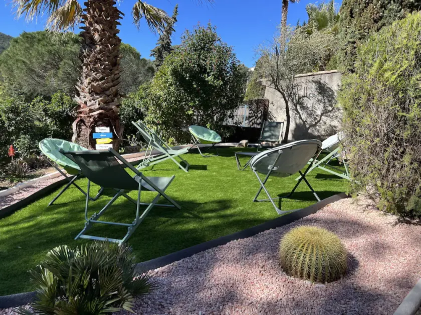 A 3-minute walk from the beach! Air-Conditioned 3-Bedroom Villa for 6 People - Image 1