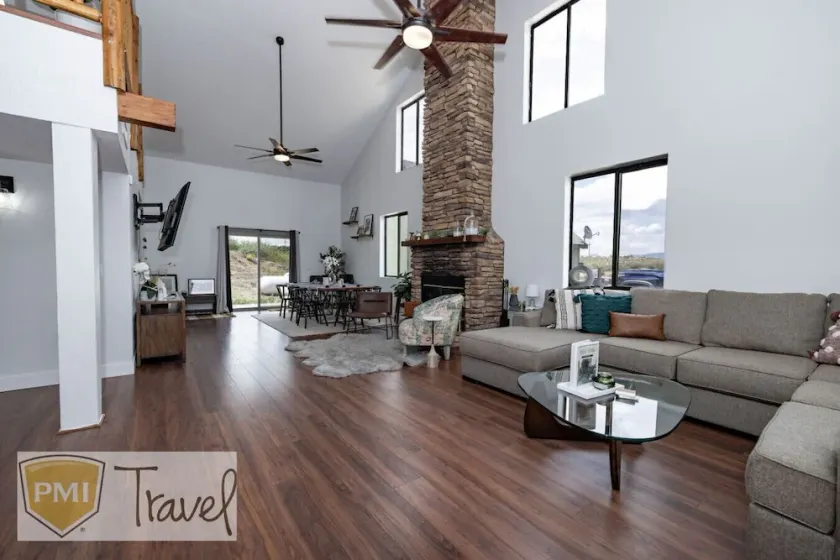 *Luxury Lavender L'auberge *Fireplace *Coffee Bar - Image 1