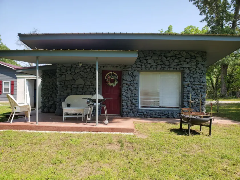 1 mile to trout fishing, kayaking and biking. Welcome to Karr's Critter Kamp! - Image 1