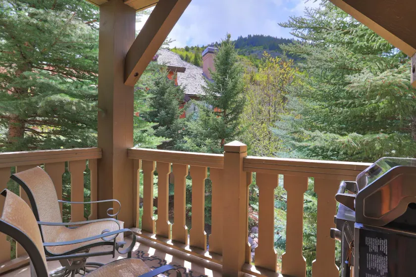 2br- Arrowhead Village- Great Location And Gorgeous  2 Bedroom Condo by RedAwning - Image 1