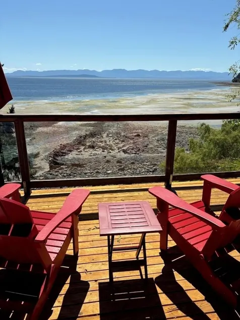 TEXADA'S Stunning Waterfront Tiny Cottage in Gillies Bay:The Beach House Texada! - Image 1