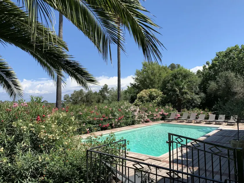 Superb villa with sea and mountain views, heated pool and landscaped garden of 4,500 m - Image 1