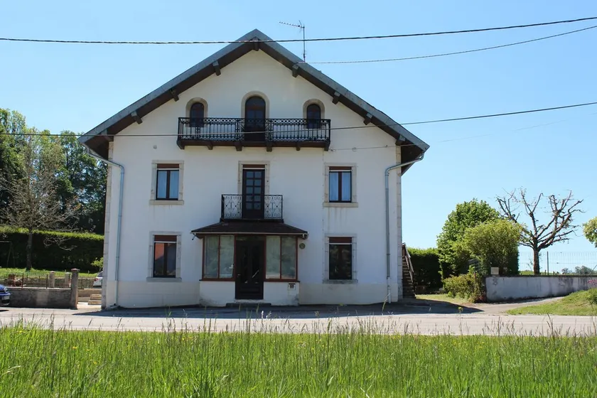 Charming vacation rental in the Doubs region, rated 3 ears of wheat, with a beautiful garden, 5 bedrooms, - Image 1