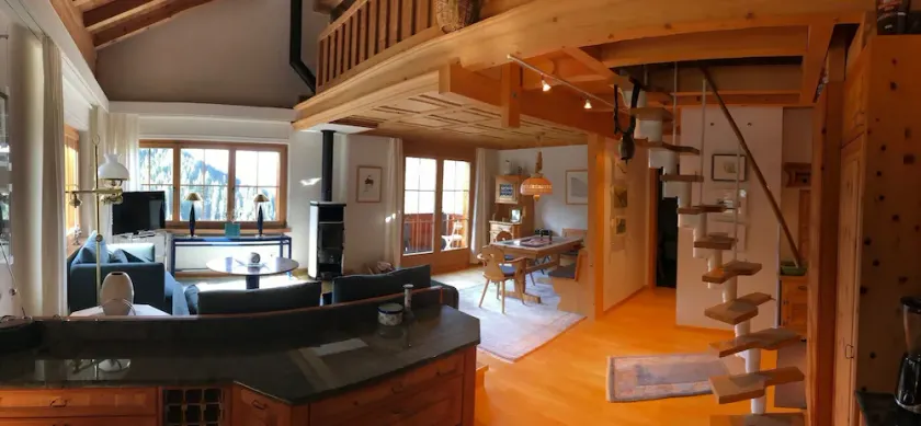 3.5 room maisonette apartment with fantastic mountain views - Image 1