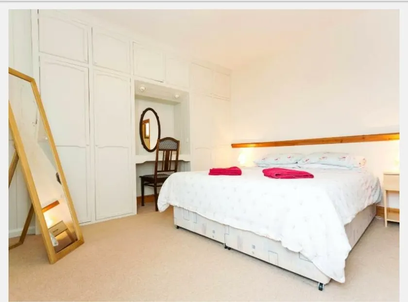 Fishermen Cottage - 5 star location- 90sq garden -2 living room- 2 bath room -pets friendly -comfortably sleep 5-6 people -50 percent off monthly -self check in - Image 1