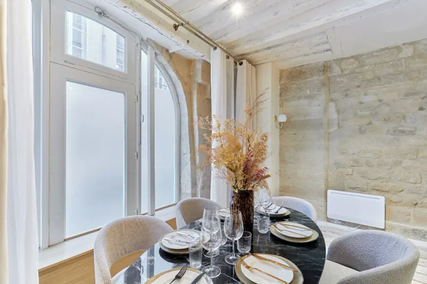 Amazing Apartment in the Center of Paris - Image 1