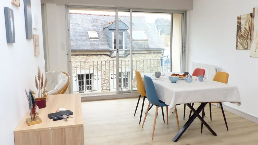 Charming flat in the centre of Auray - Image 1