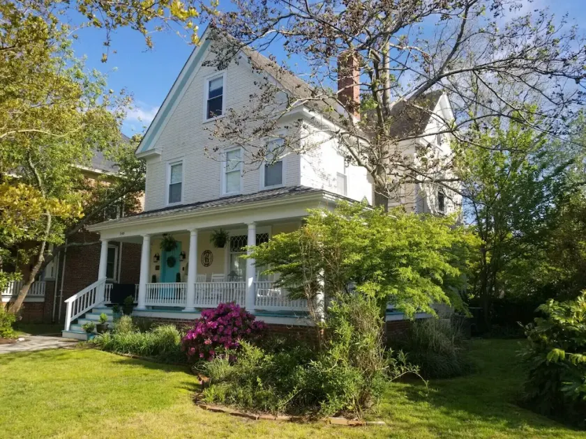 Renovated Gem: Walk to Beach, Historic District Shops, Restaurants, Central Park - Image 1