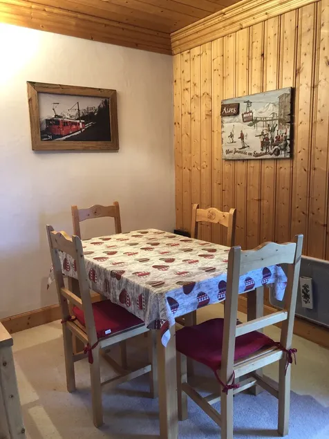 Ideale per 2 coppie - Parcheggio - Servizio di pulizie incluso - Biancheria fornita. - Image 1