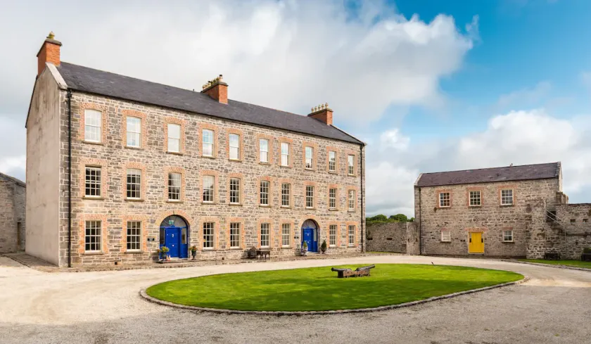 Beautifully restored soldier's barracks to sleep 10 people - Image 1