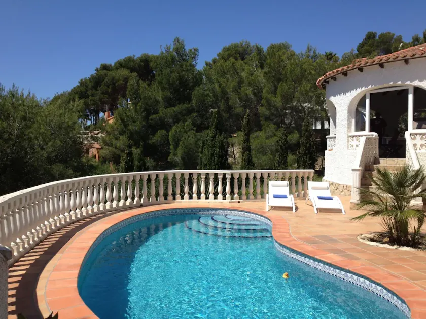 Villa mit großem Grundstück, Pool, Meerblick, Wifi, Klimaanlage ,SatTV, Grill - Image 1