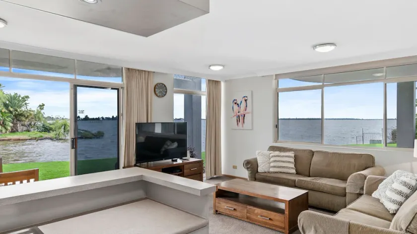 Yarrawonga Lakeside Apartment 41 - Image 1