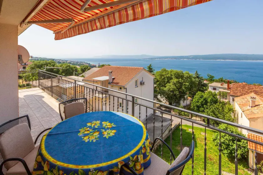 Holiday apartment with large terrace and sea view - Image 1