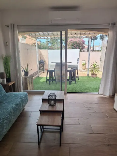 🇫🇷 🏡 Pretty T2 with terraces - In the heart of the village, Near the beach - Image 1