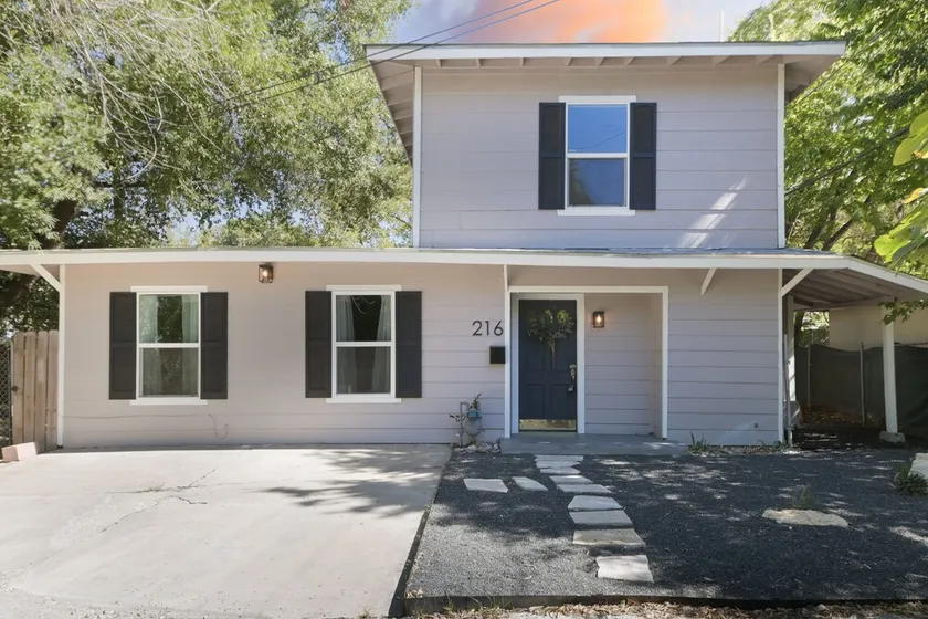 Perfect Near Downtown location! - Image 1