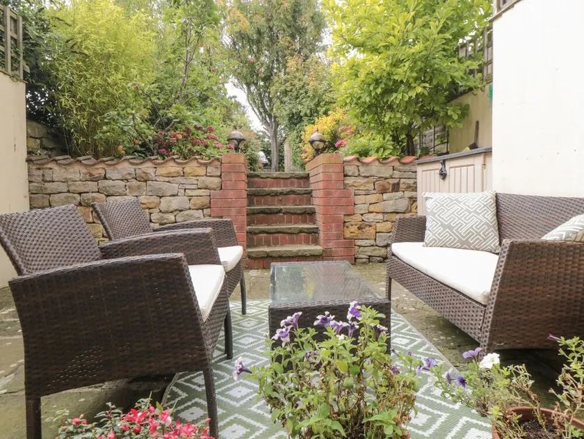 Manor Cottage - Image 1