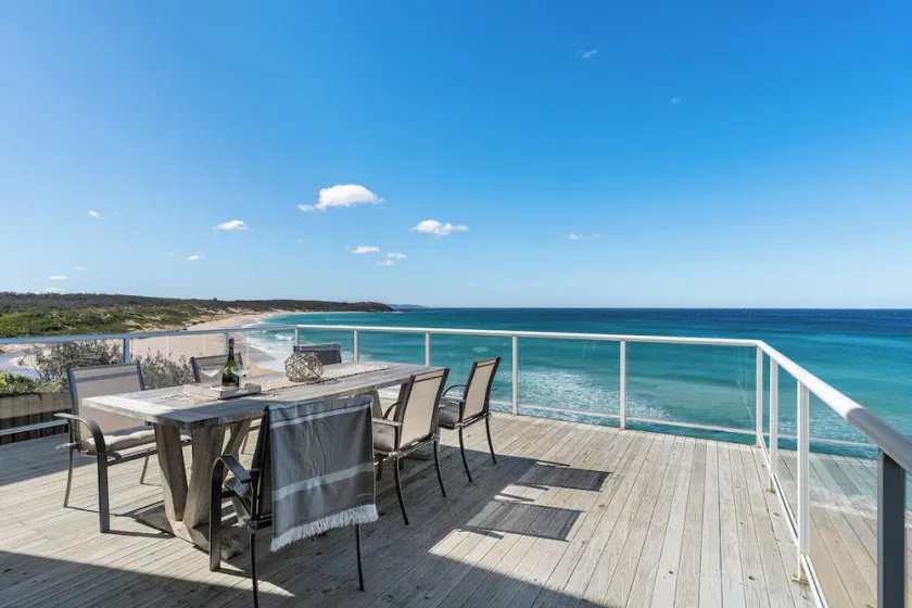\"Freedom on Sunset Strip\" Absolute Sea Front Home - Image 1
