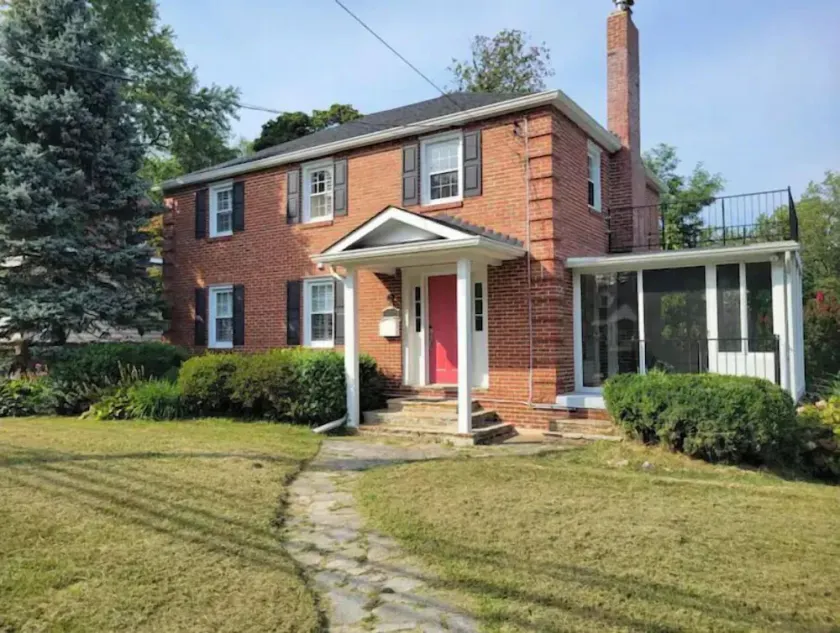 Towson Beautiful Home 5 minutes from Everything Towson - Image 1