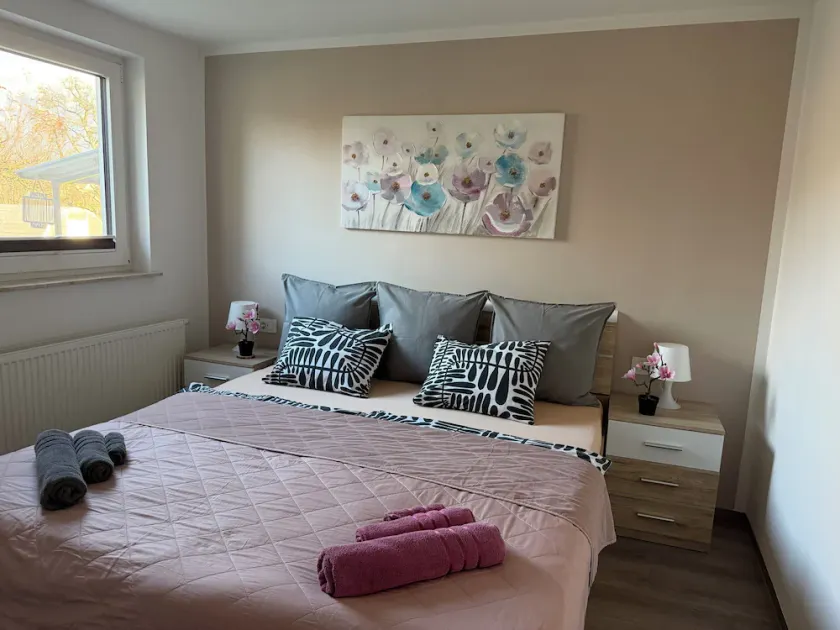 Modern apartma located in a quiet street, located near the lake. - Image 1