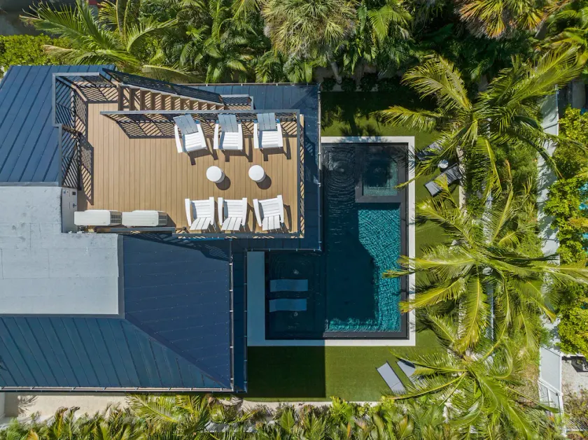 Beautiful designer luxury home with Golf Cart, Bikes, Pool and Spa, Rooftop! - Image 1