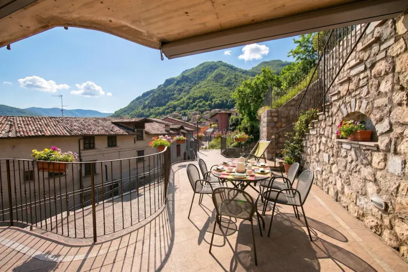 Casa Angiolina Lake & Mountain View Terrace - Happy Rentals - Image 1