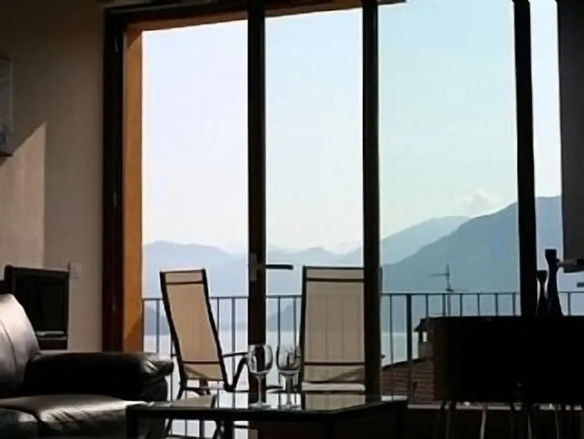 Private Pool and Expansive Lake Views - Image 1