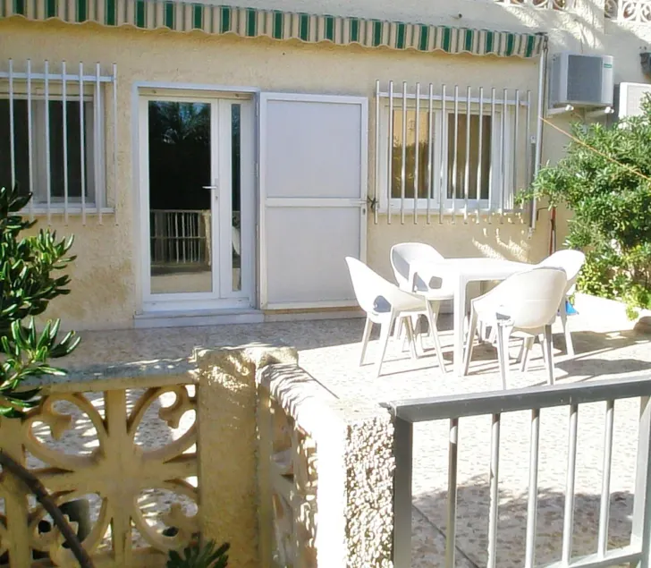 Apartment in formidable beach location, 40m from the beach - Image 1