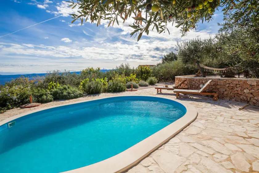 Private pool family home with open sea view - Image 1