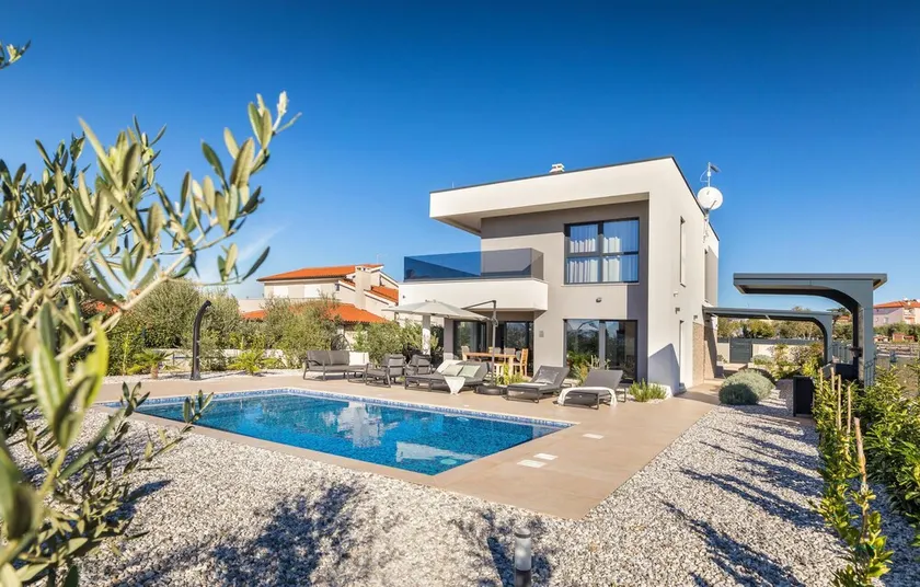Splendida casa a Vodnjan con piscina privata, utilizzabile sia all'interno. - Image 1