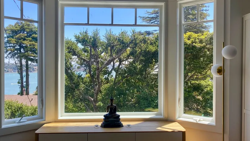 Stunning Bay Views – Artist’s Zen Retreat - Extras! - Image 1