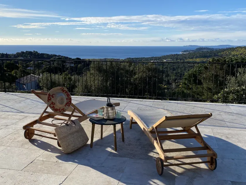Magnifique terrasse vue mer pour cette villa rénovée haut standing avec piscine - Image 1