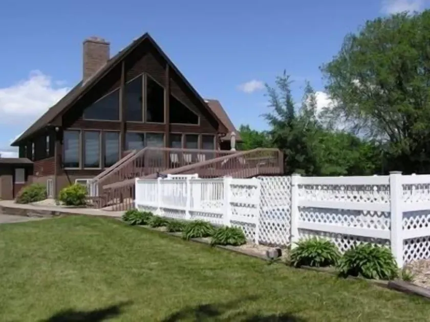 Vacation Home - Larger Home with Privacy and Scenic Views - Image 1