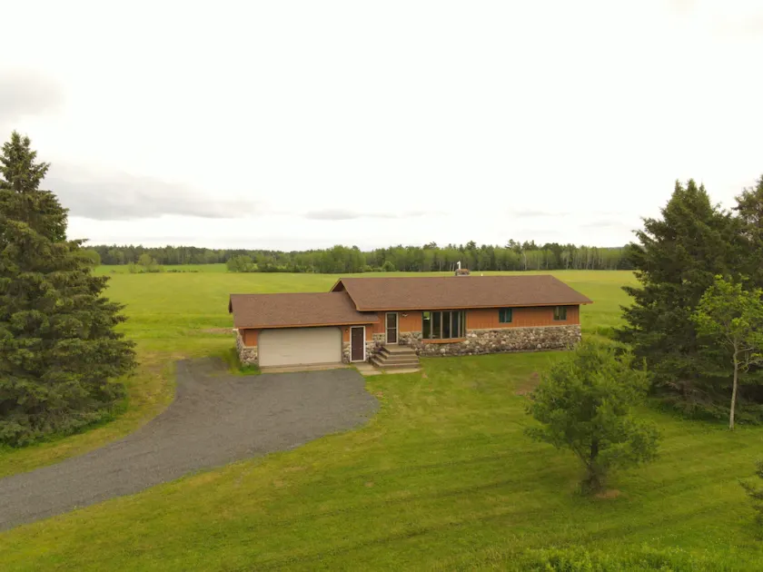 Spacious, secluded sanctuary!  Very clean!  5 Queen Beds!  Wildlife viewing. - Image 1
