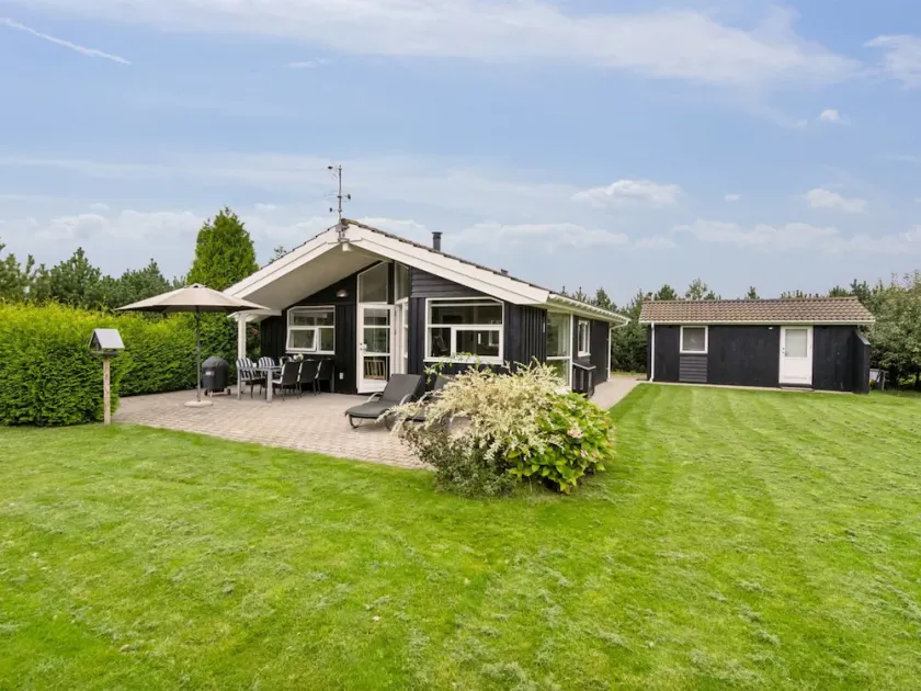 \"Eljena\" - 700m from the sea by Interhome - Image 1