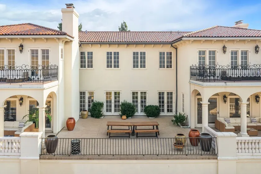 Chateau Wisteria - Luxury Villa with Theater, Garden & Panoramic Views - Image 1