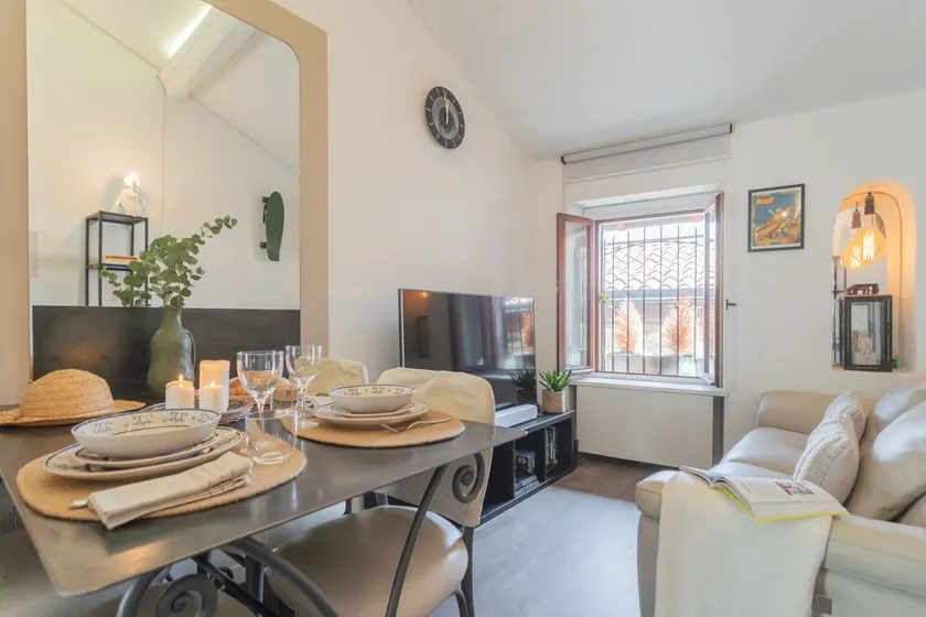 Pretty Studio in Old Town by Rent All Como - Image 1