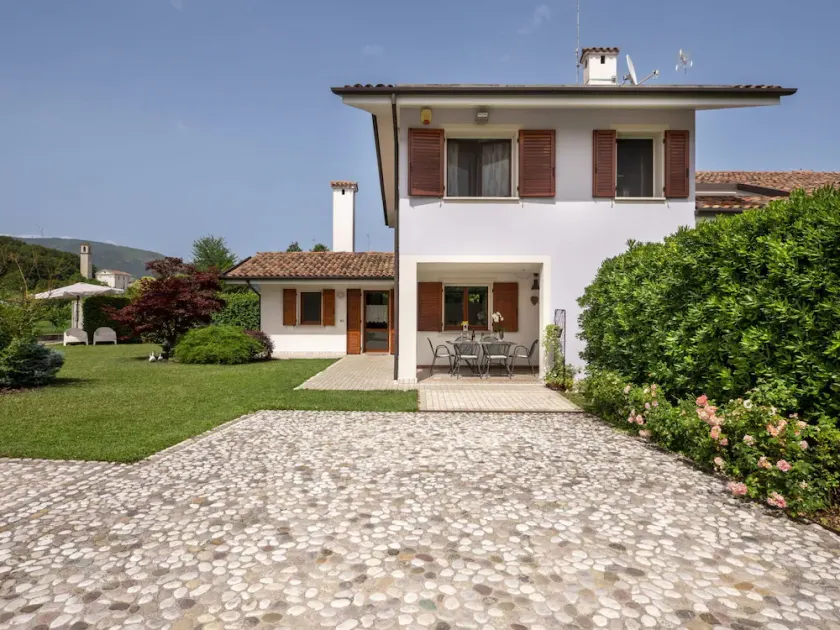 Atemberaubendes  Ferienhaus für 7 Leute mit Klimaanlage,  W-LAN, TV und Terrasse - Image 1