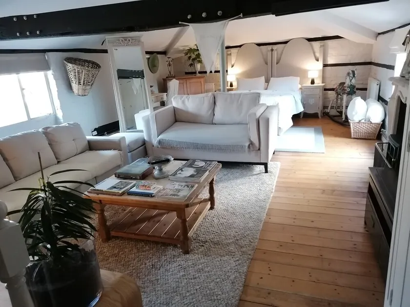 Courtyard Apartment On The Edge Of Windsor Great Park - Image 1