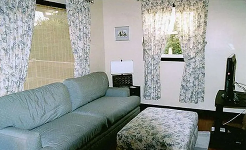 Linden Homestead: King Bed Cottage on Century Farm Property - Image 1