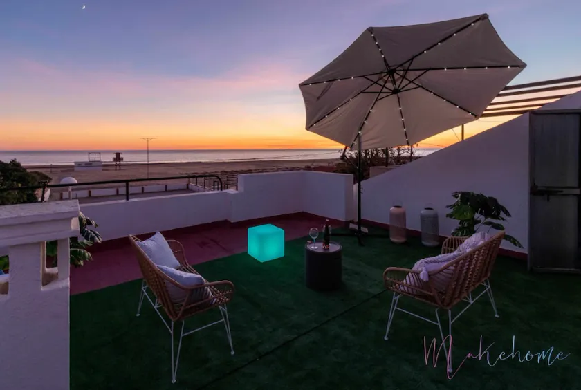 Chalet en la misma playa - Image 1