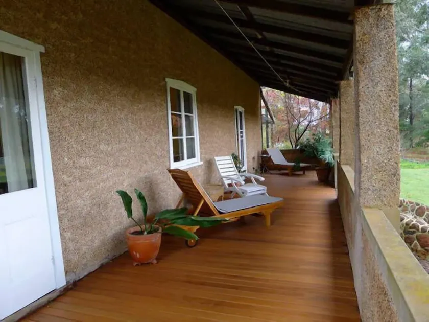 The Apple - Heritage Home on 8 Acres - Image 1