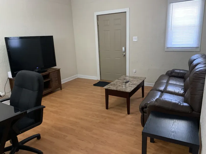 Two Bedroom Private Townhome Near Downtown Indianapolis - Image 1