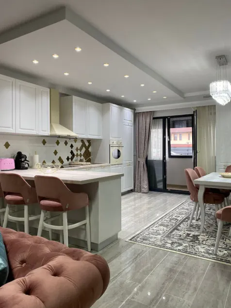 Grant Family Apartment - Image 1