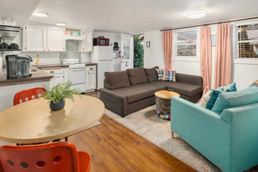 Brand New Bungalow mit einem Schlafzimmer in der Nähe des Flughafens und des Puget Sound - Image 1